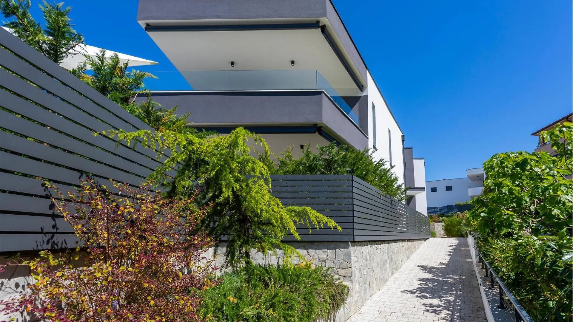 3 Bedroom Amazing Home In Malinska 0*,